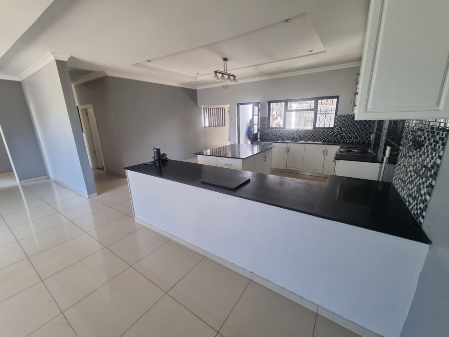 4 Bedroom Property for Sale in Claremont Western Cape